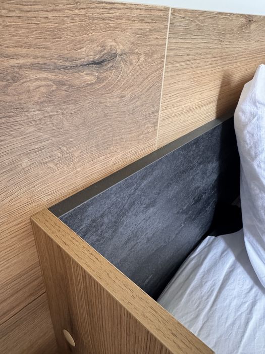 Спалня с две ношни шкафчета