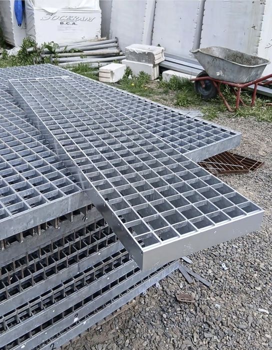 Trepte zincate galvanizate