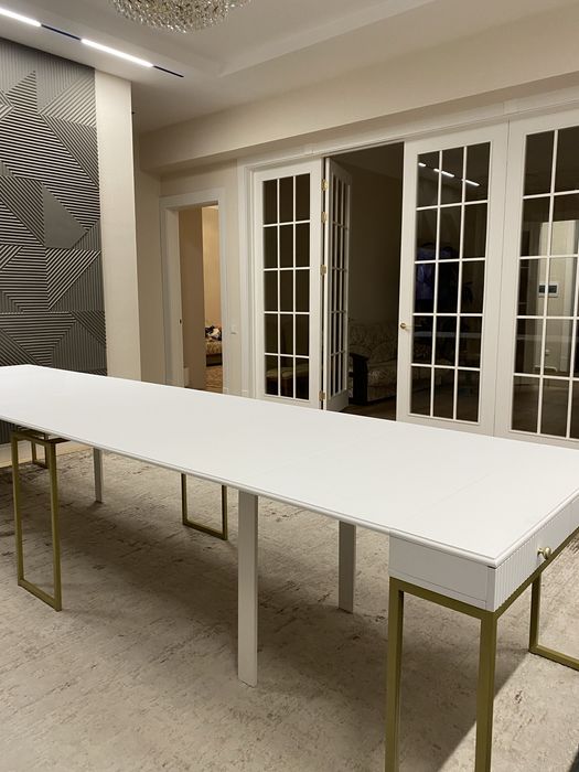 Продам стол консоль-трансформер новый