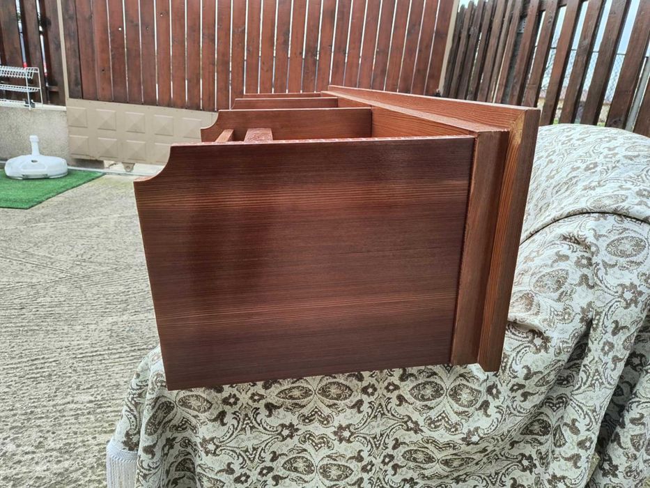 Дървен рафт, полица, етажерка