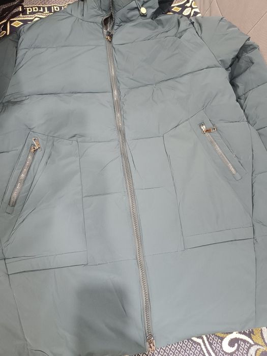 Продам женскую куртку