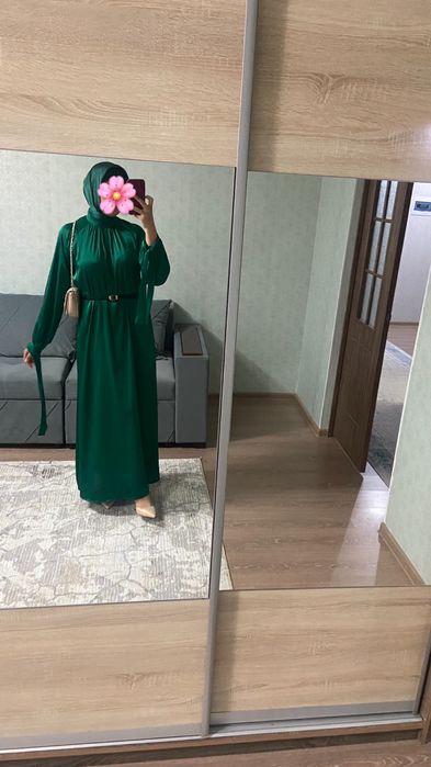 Платье с платком