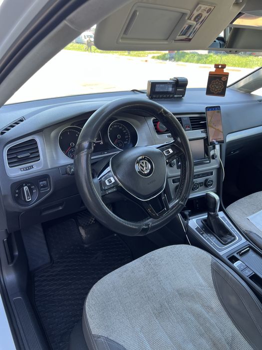 Vând Taxi cu Licenta valabila pana in 2030