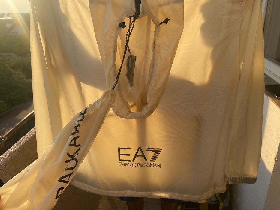 2 jakete armanii originale in stare excelenta la doar jumatate de pret