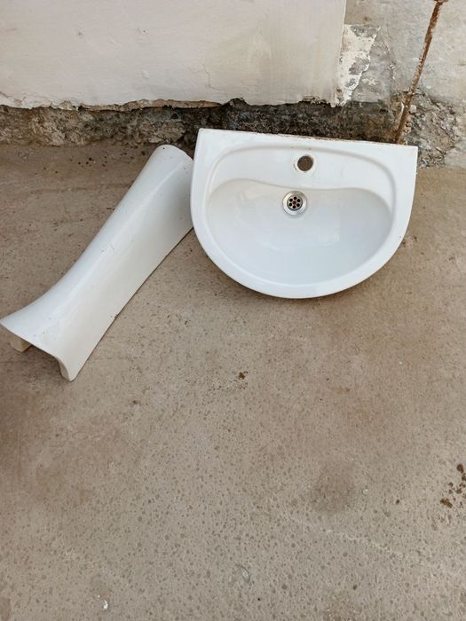 Раковина и люстра сатылады