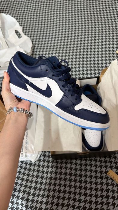 Продам кроссовки мужские