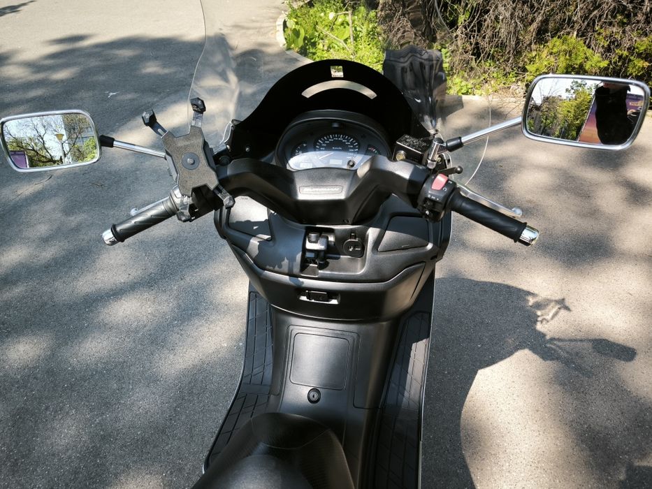 Schimb/Vand Suzuki burgman 250 CC/ 2002 / 35.000 km în creștere.