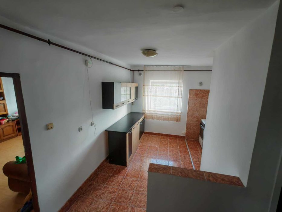 Vand apartament cu 2 camere