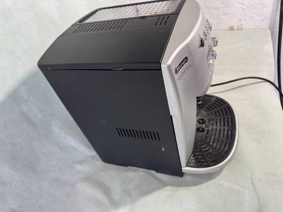 Кафемашина - Delonghi Magnifica ESAM 4200.S
