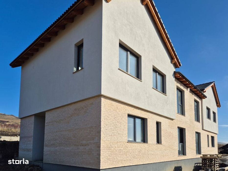 Casa tip duplex FINISATA, teren 400mp - la intrare in comuna Chinteni