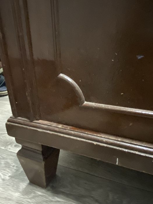 Шкаф одежный старинный