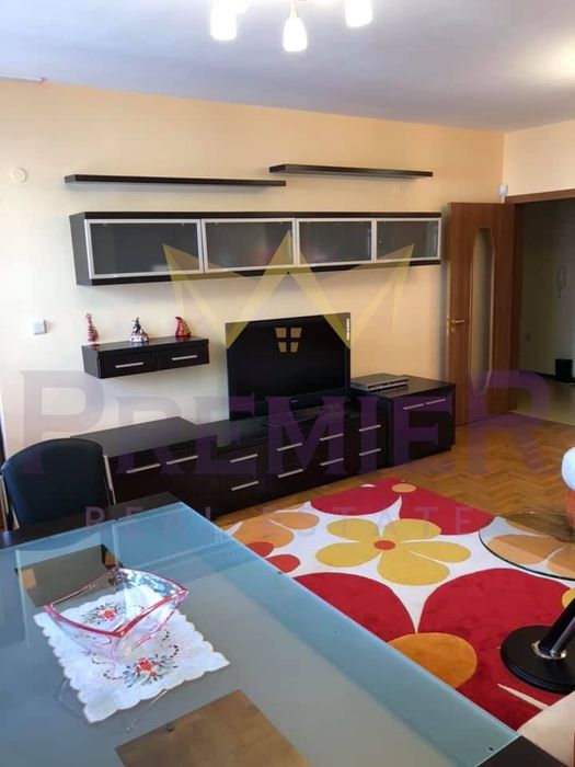 Двустаен апартамент, Център