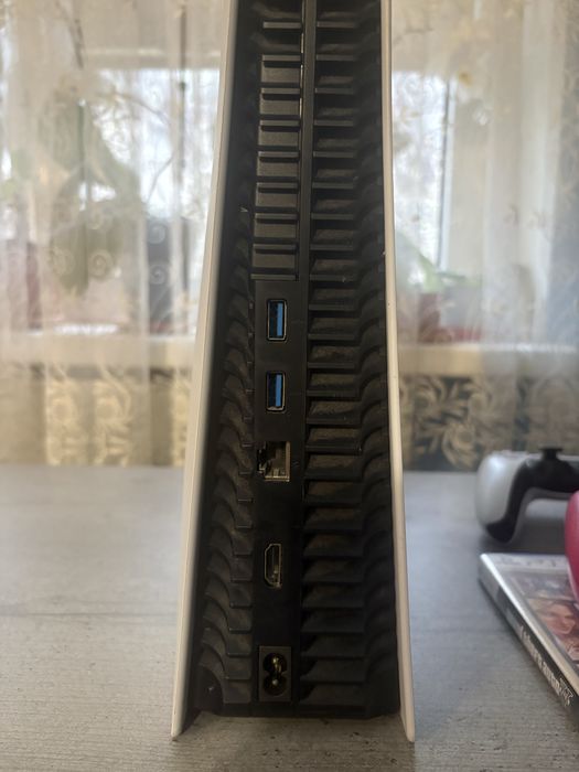 Playstation 5 Disc+ 2 controalere+2 jocuri