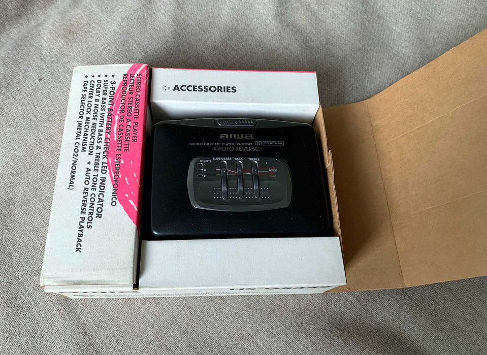 Walkman Aiwa HS-GS342 vintage Super Bass nou la cutie lipsă capac bate