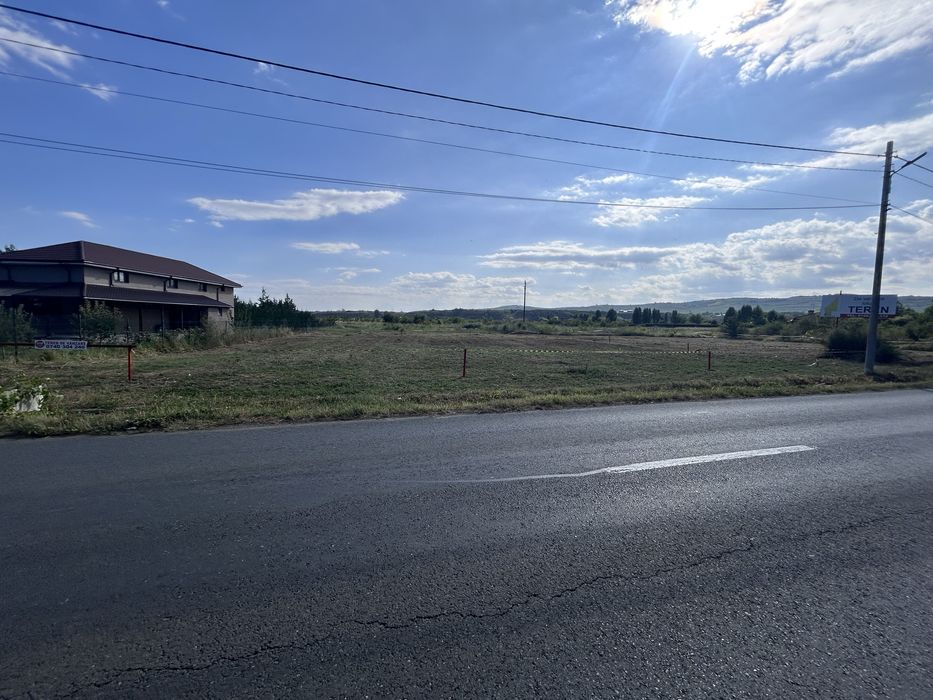 Teren intravilan în zonă rezidențială – 1.200 mp, gaze, apă , curent și iluminat public
