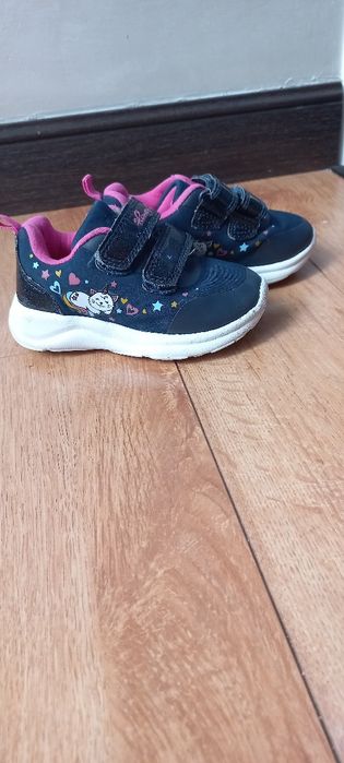 Весенний кроссовки для девочек