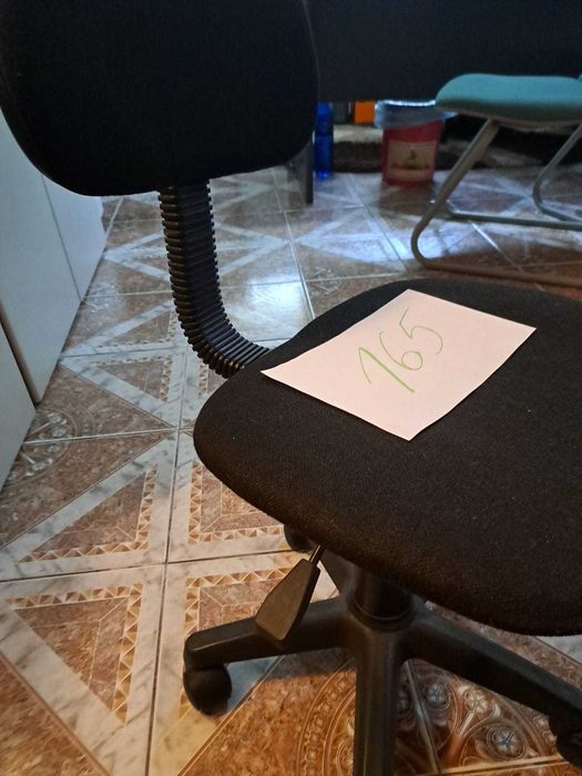 scaun de birou mare si mic