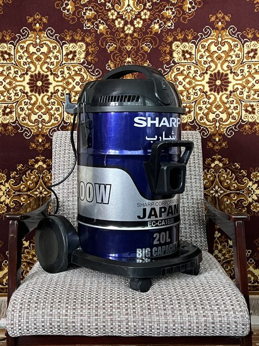 Пылесос Sharp EC-C1820-Z