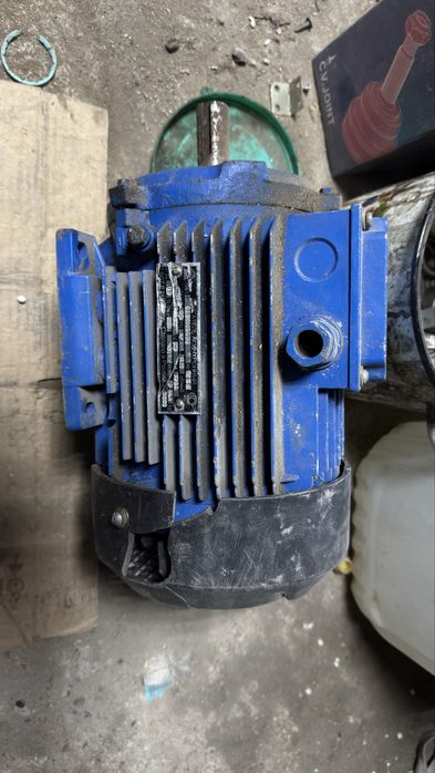Продам двигатель