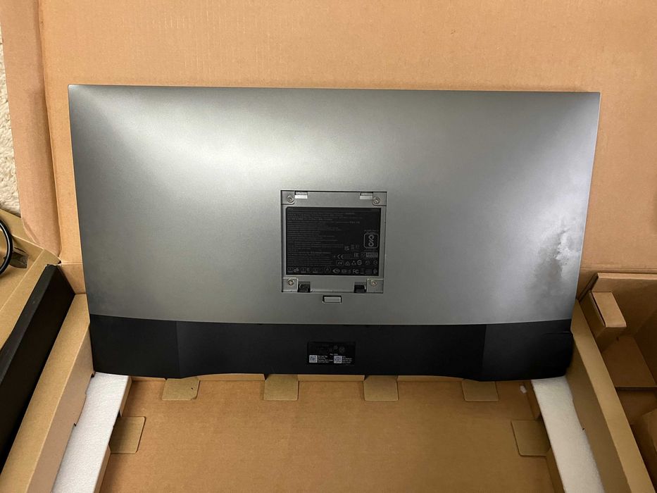Монитор 27" Dell U2720Q за части