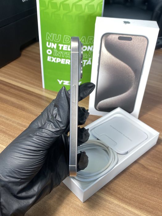 iPhone 15 Pro• 256 GB • Natural Titanium