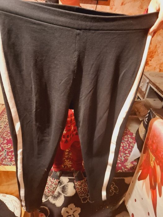 Продава се  комплекти има лек коментар