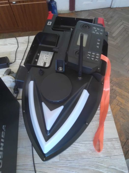 Лодка За Захранка ZV06 GPS-100 Точки 12000mAh Нов Модел!