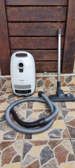 Aspirator Miele S8330 - Hepa 2200W