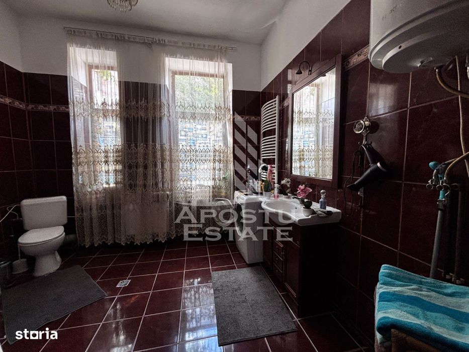 Apartament cu 5 camere de inchiriat, loc de parcare, Central,Timisoara
