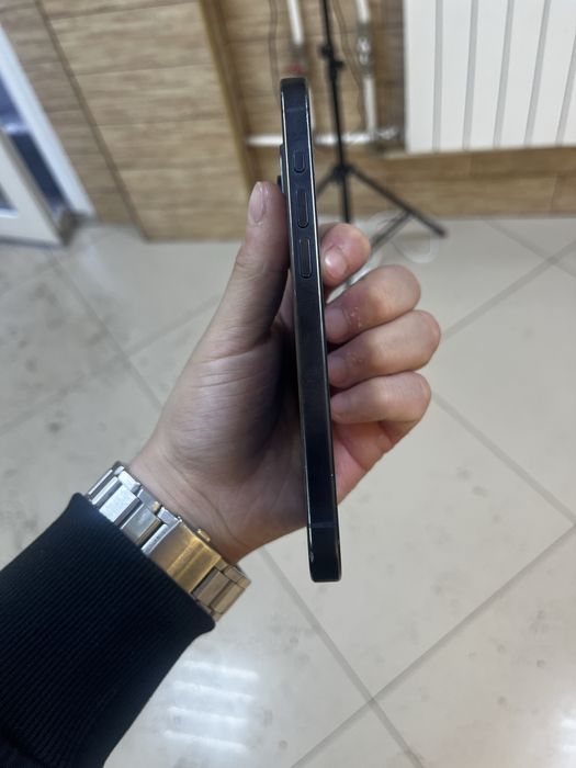 Продам 15 про в отличном состоянии