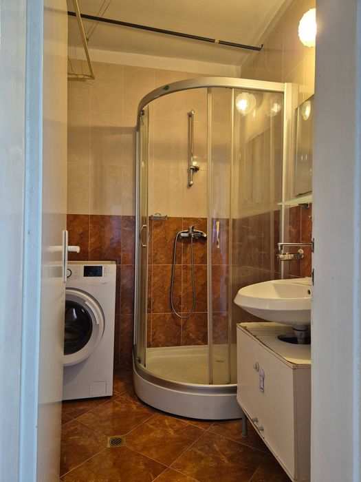 Дава се под наем Двустаен апартамент в София, Бъкстон - 70 кв.м за 433.5 € - Снимка #1