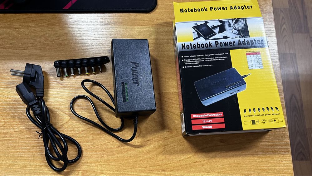 Noutbuk universal zaryadka