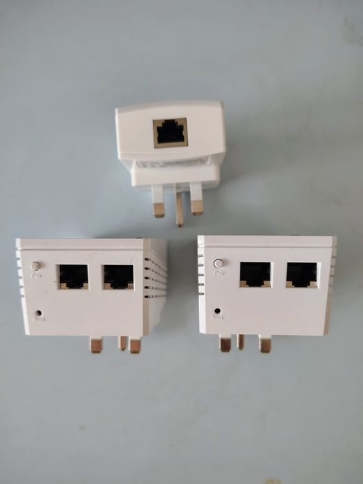 Кит - интернет през ел. мрежата с 2 броя Power Line TP-Link TL-WPA4220