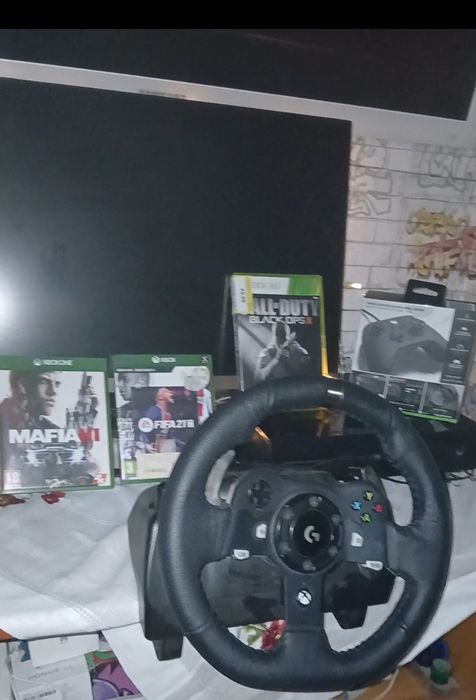 Vând tot ce se vede inclusiv pedale loghitech