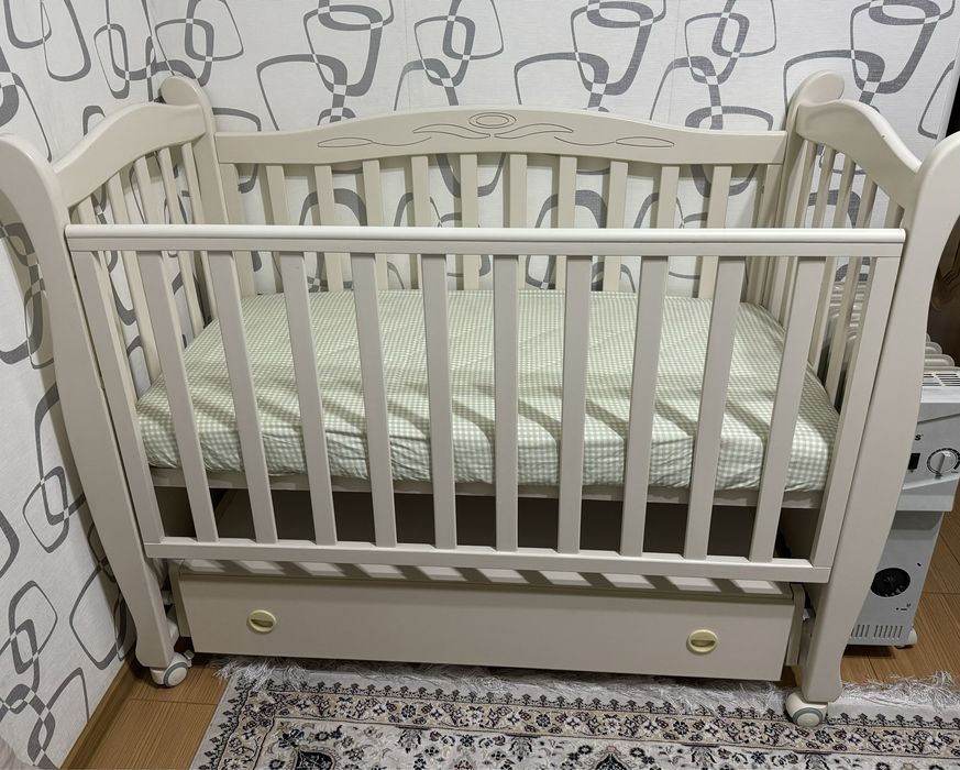 Срочно продам манеж в отличном состоянии