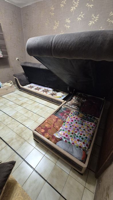 Продавам ъглов диван