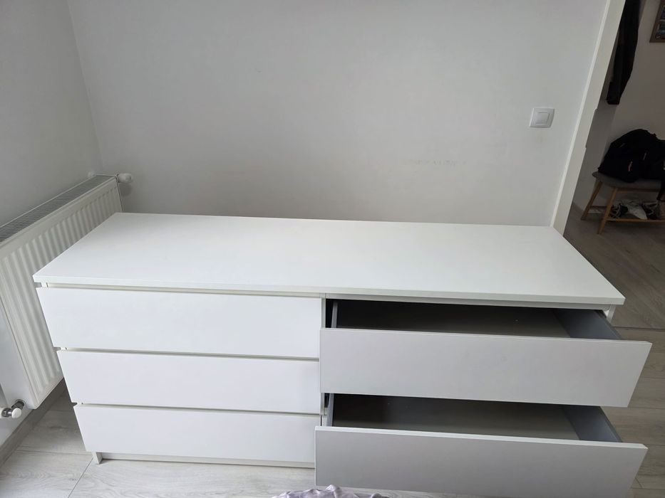 Noptieră alba de vazare