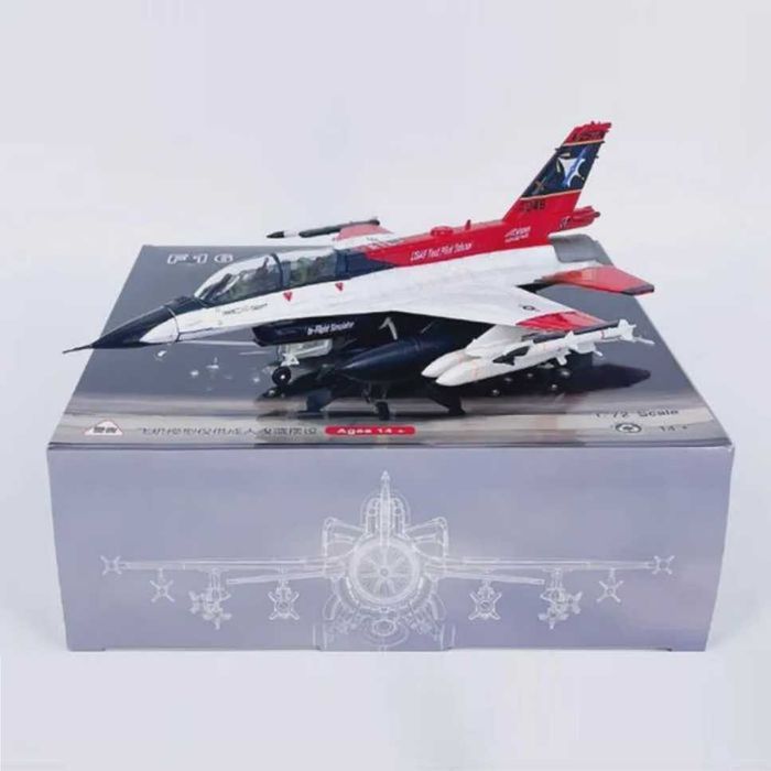 Macheta avion metalica Lockheed Martin F-16D X62A scara 1:72 21cm