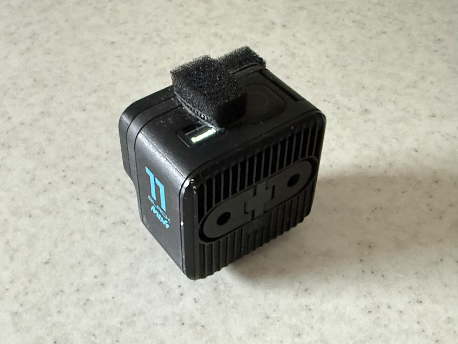 Go Pro Hero 11 mini si GoPro Hero 11 Black enduro baterii accesorii ventuza ham prinderi merg si pe Dji Action sau Insta360  incarcatoare