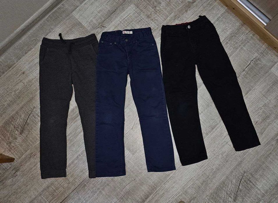Джинсы Levis и штаны Cartes на 6-7лет