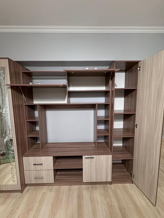 Модульная стенка в гостиную с ТВ-зоной