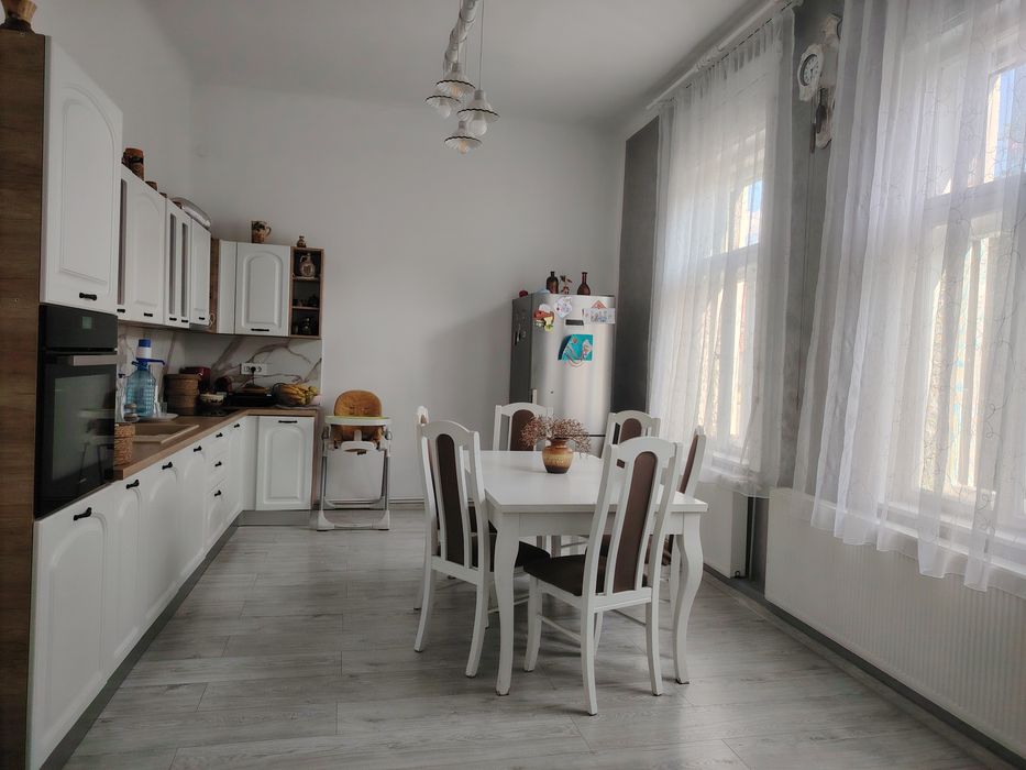 Casă spațioasă în Ghioroc, județul Arad