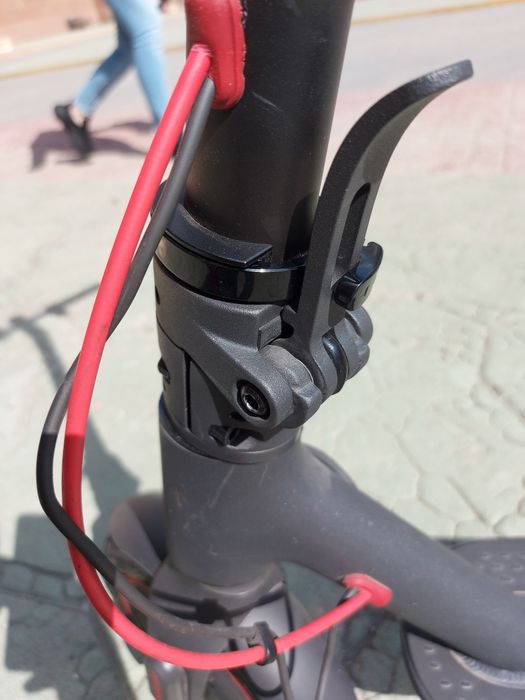 Продам электро-самокат Xiaomi mijia m365 pro