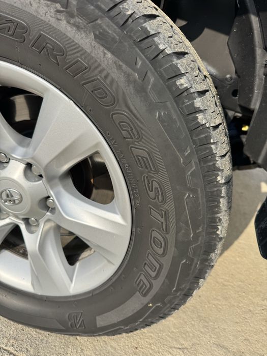 Продается шины 4 шт Бриджстоне