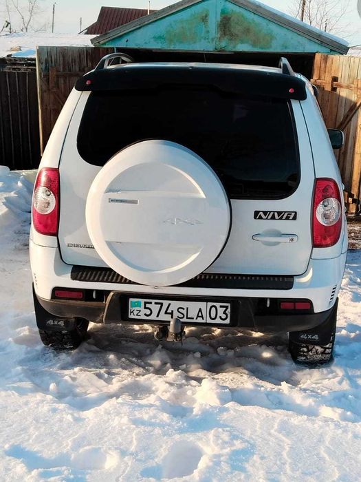 Машина нива шевролет.