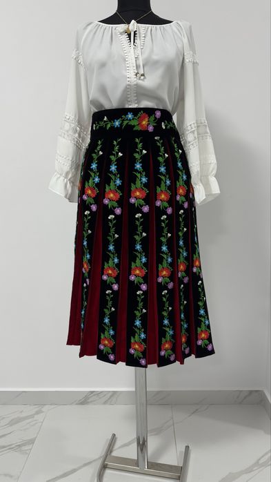 Croitorie retușuri și broderii Suceava - Rochii, perdele, costume, personalizări, etc
