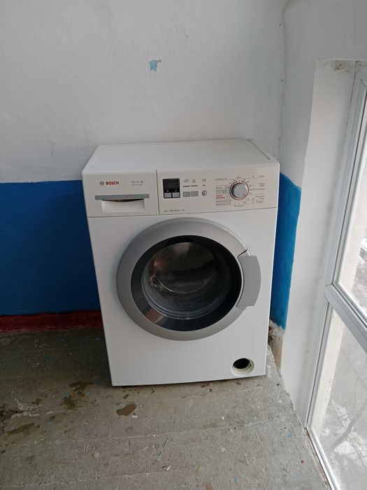 Стиральныц машина БОШ для запчасти