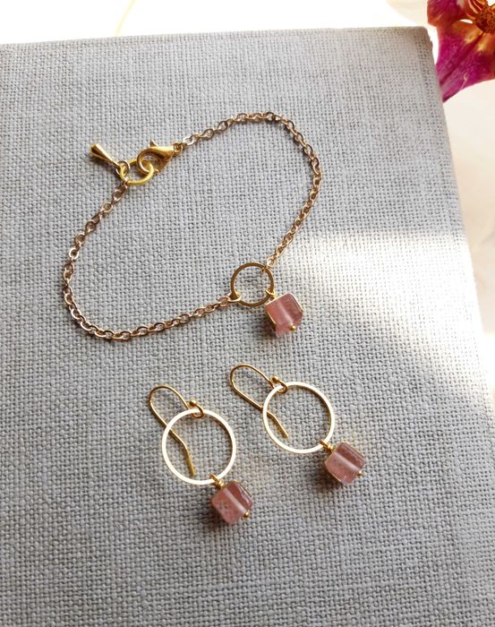 Разни бижута с естествени камъни, ежедневни стилни аксесоари