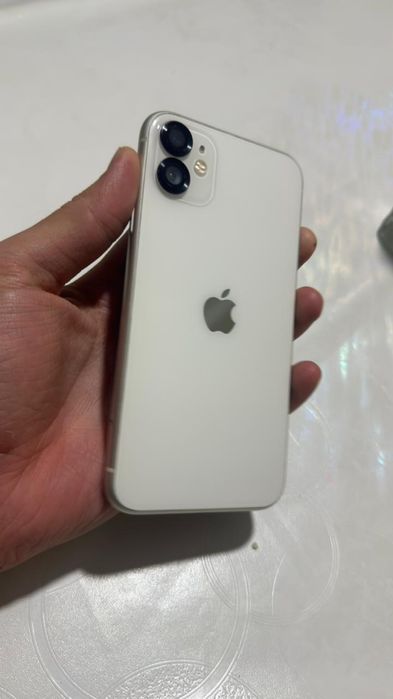 Айфон 11 64 гб.