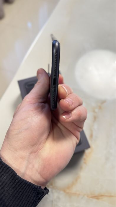 iphone 8 plus / 64gd